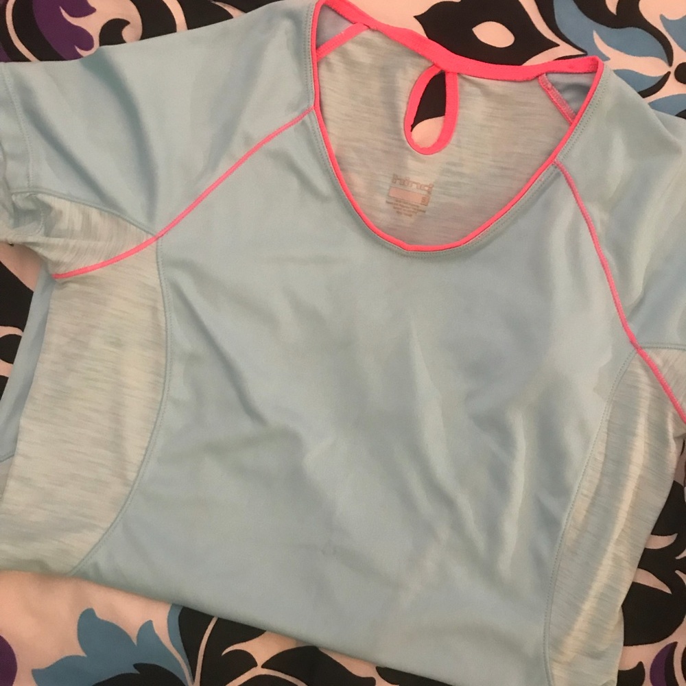 Workout tops - Picture 4 of 6